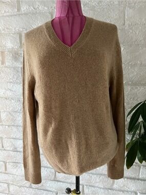 Banana Republic 100% Cashmere Camel V-Neck Sweater S107